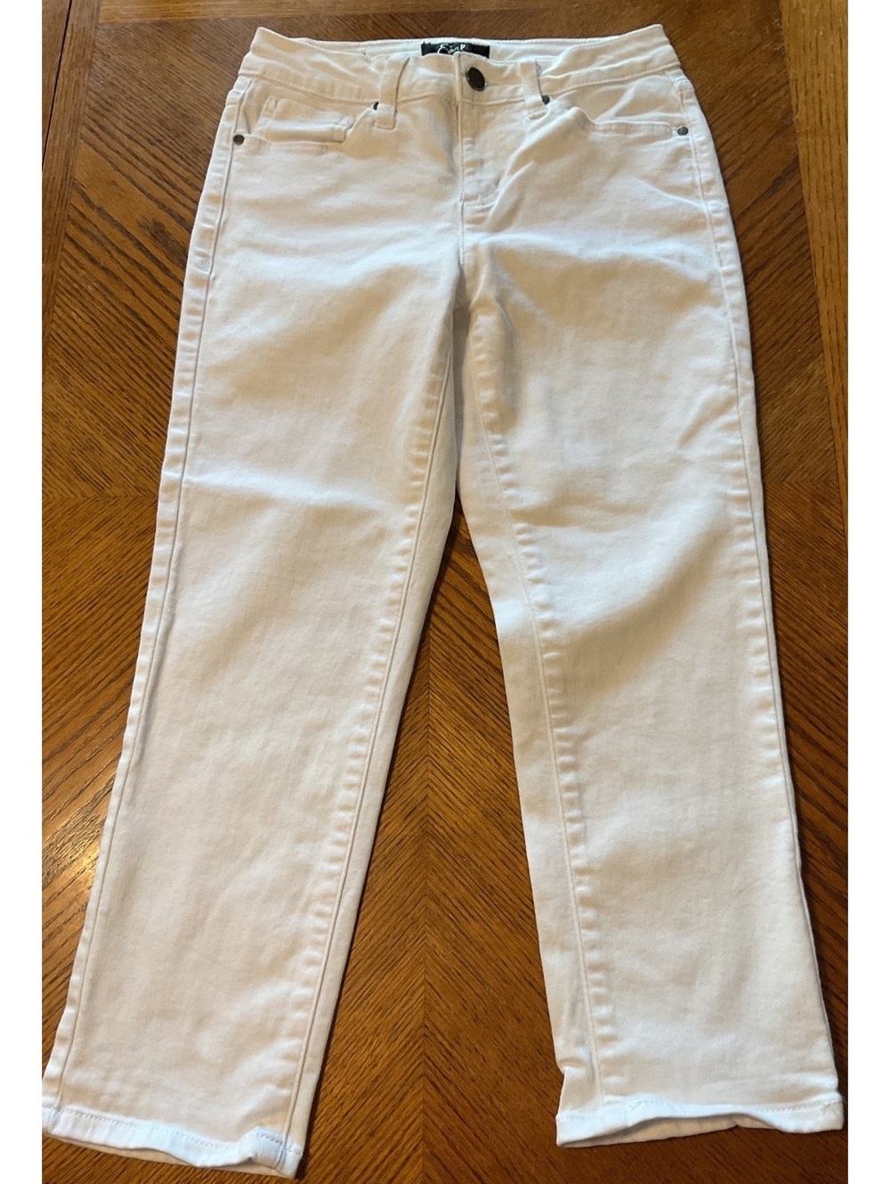 Earl Jeans Women’s White Denim 5 Pocket Capris Size 2